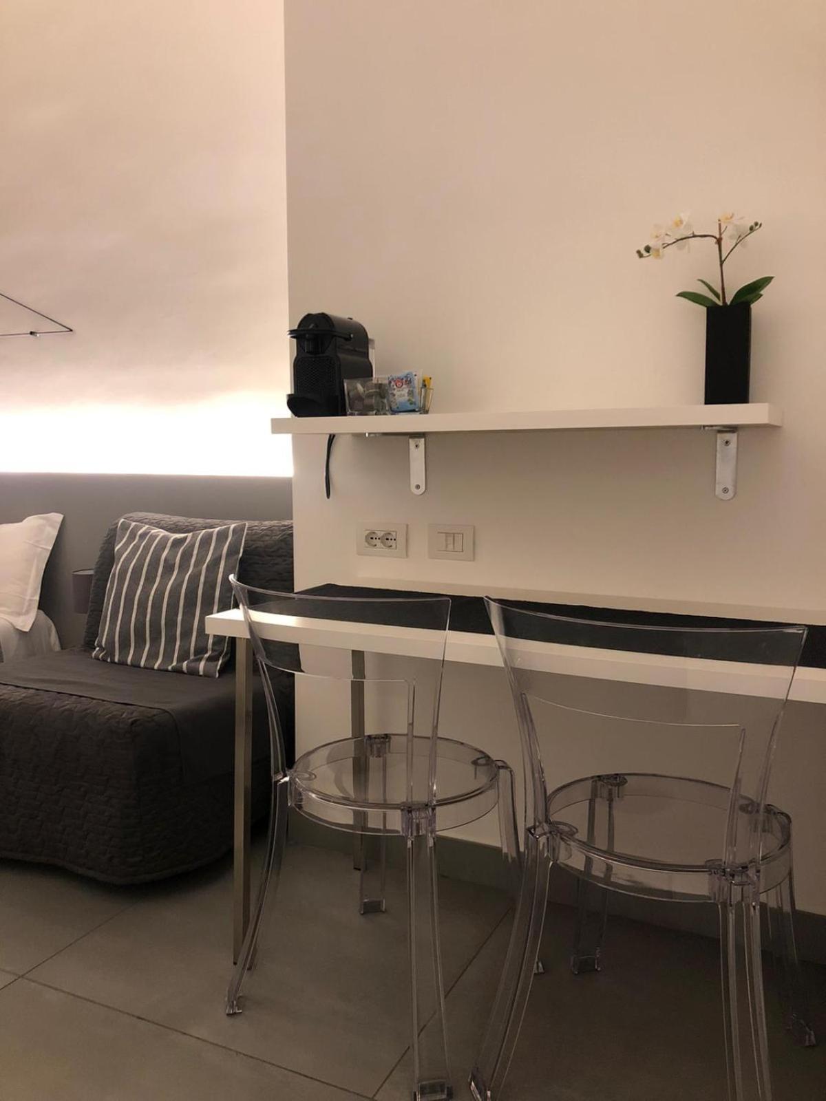 Vesucharme Suite Luxury Room Napoli Bagian luar foto